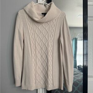 ❤️BANANA REPUBLIC❤️ Cable Knit Cowl Neck Cream Colored Sweater size M